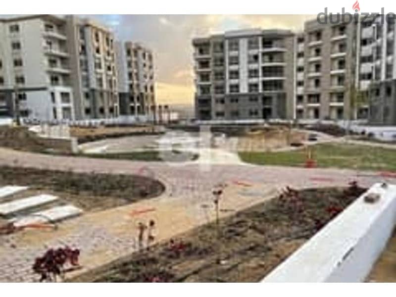 for sale apartment 130m  prime location in Marasem - fifth square   under market price , view landscape 13