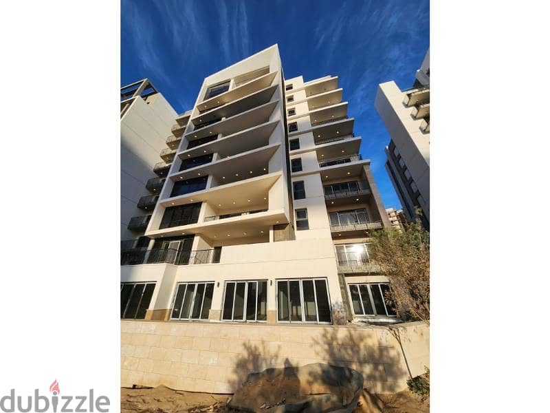 Corner apartment, finished with air conditioners, first floor, in installments, 165 m 2