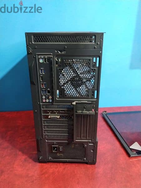 desktop computer for gaming . excellent condition 3