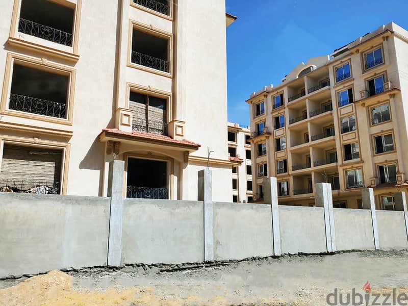 Apartment for sale - The Pearl Compound (Fifth Settlement) - with an area of ​​176 full meters, the third floor, and the property has 6 floors and con 6