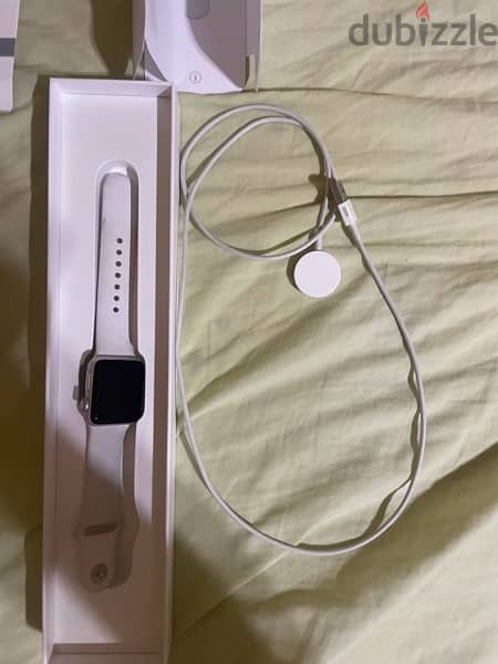 Apple watch series 3 *in very good condition* with box 2