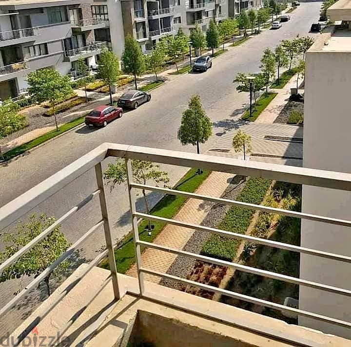 The highest return and the lowest price per meter in the region, ground floor in a garden in front of Cairo Airport, two minutes from Nasr City and st 4