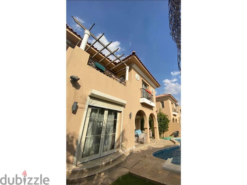 6-bedroom villa Standalon, 427 m prime location ,ready to move  at hot price in Hyde Park Compound, Fifth Settlement, New Cairo 2