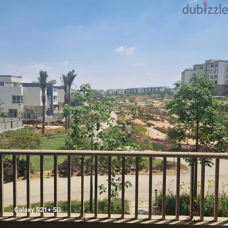 Apartment for sale in hyde park compound new cairo 0
