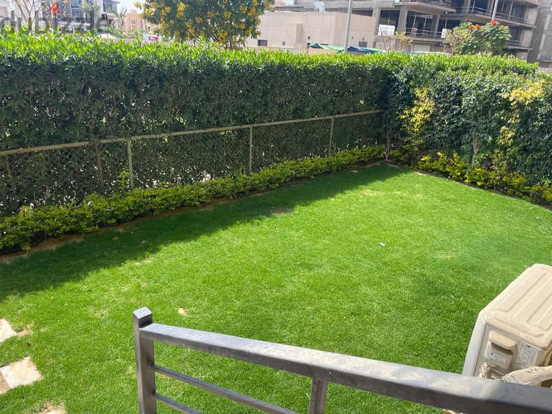 ode fs250 Apartment with garden for rent in Marasem 5th square Ground floor Area 220m garden 135m 3 bedrooms  3 bathrooms Dressing Ultra super lux Kit 1