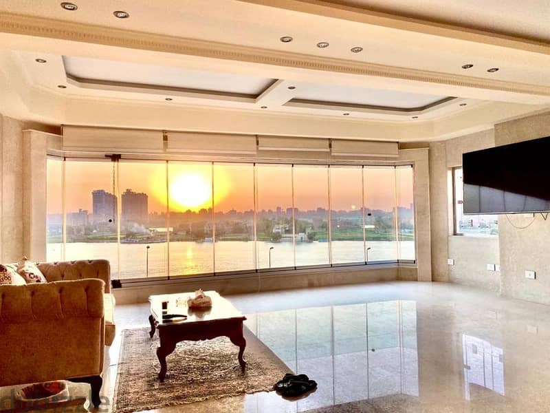 Hotel apartment for sale with very elegant furnishings on the Maadi Corniche in the most prestigious tower on the Corniche. Hotel service RTM 2