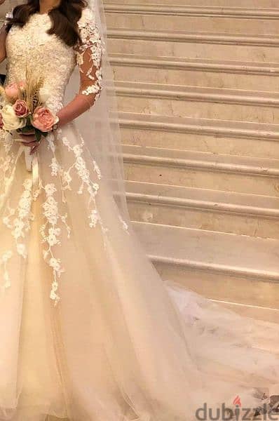 wedding dress for rent. ( فستان زفاف لقطه مستورد من تركيا) 1