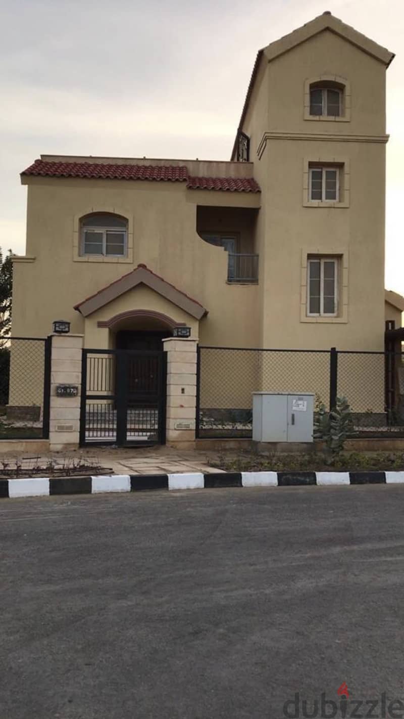 Direct from owner in Madinaty stand alone villa for sale 1
