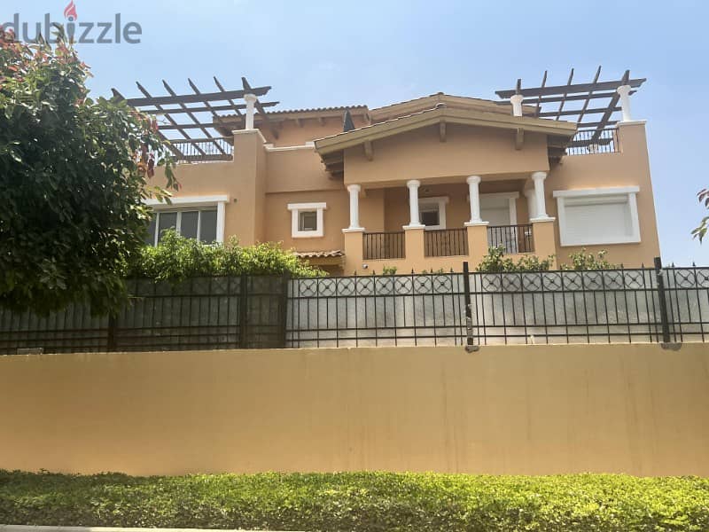 Twin house 300m with amazing location  double view landscape  in compound  hyde park new cairo 4