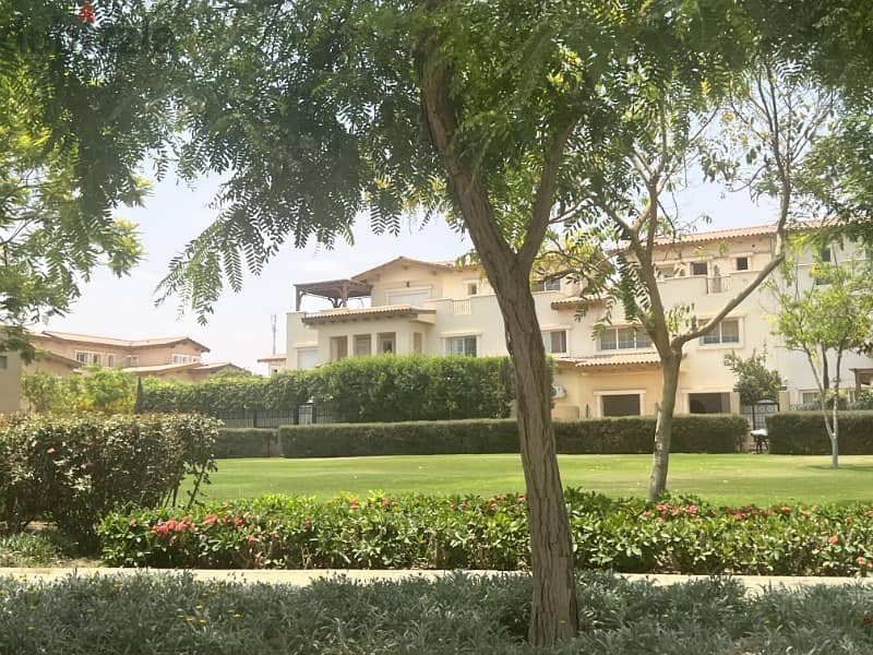 Twin house 300m with amazing location  double view landscape  in compound  hyde park new cairo 9