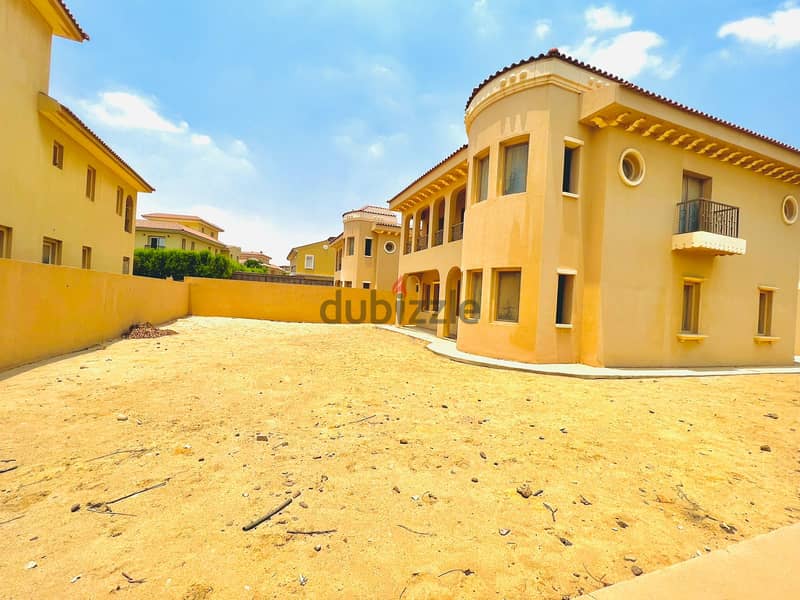 Townhouse 215m For Sale prime location With The Lowest Price view Landscape 4 Bedrooms Negotiation In Hyde Park Fifth Settlement 3