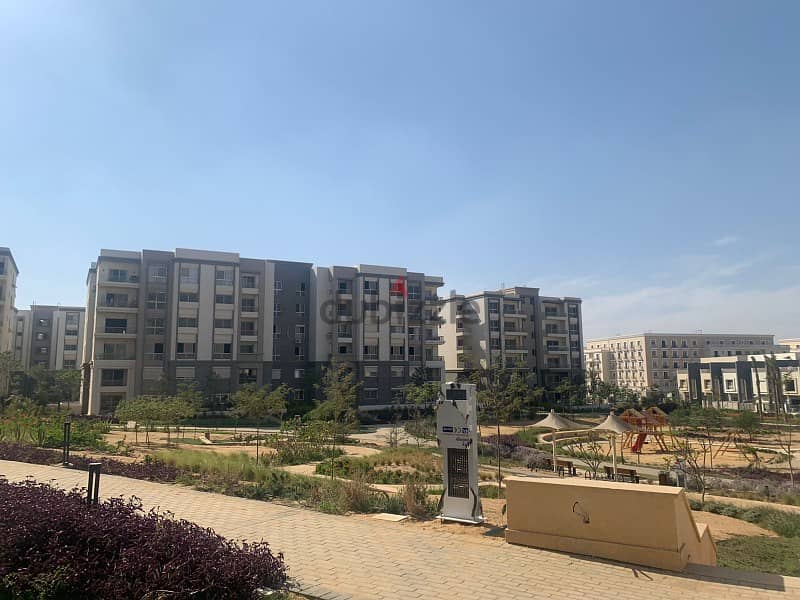 The best location for apartment 207m with down payment and installments view landscape in hyde park new cairo 1