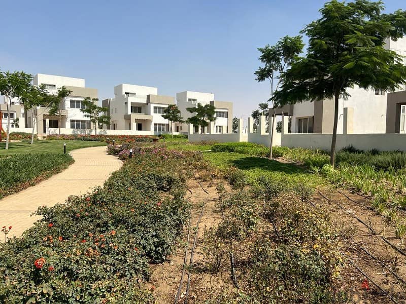 for sale Villa 380m modern view park and pocket landscape  in compound  hyde park ready to move 2