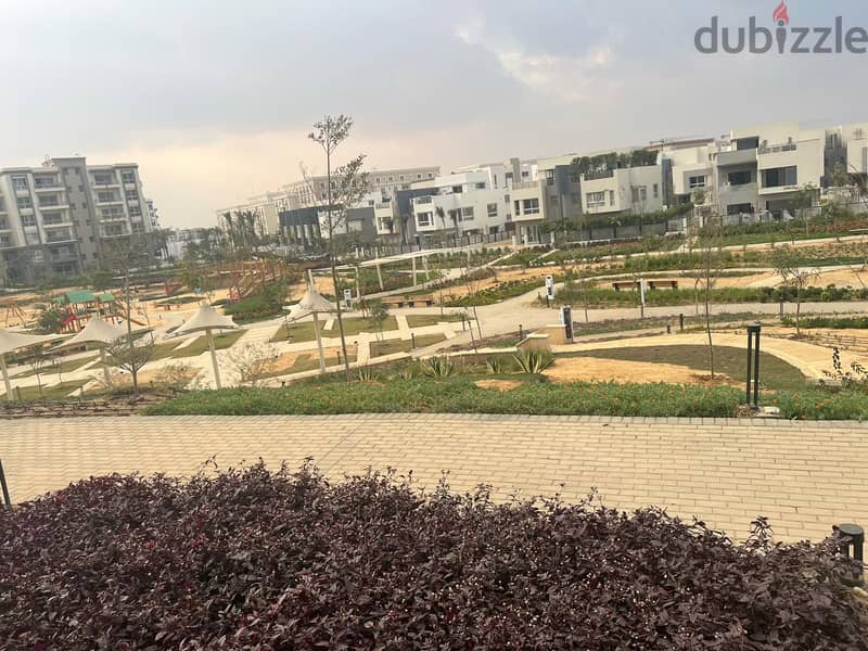 Apartment 145m garden52m with down payment and installments in best phase   in compound  hyde park new cairo 3