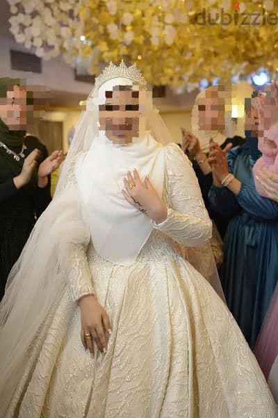 فستان زفاف ابيض بالطرحه و البادي 5