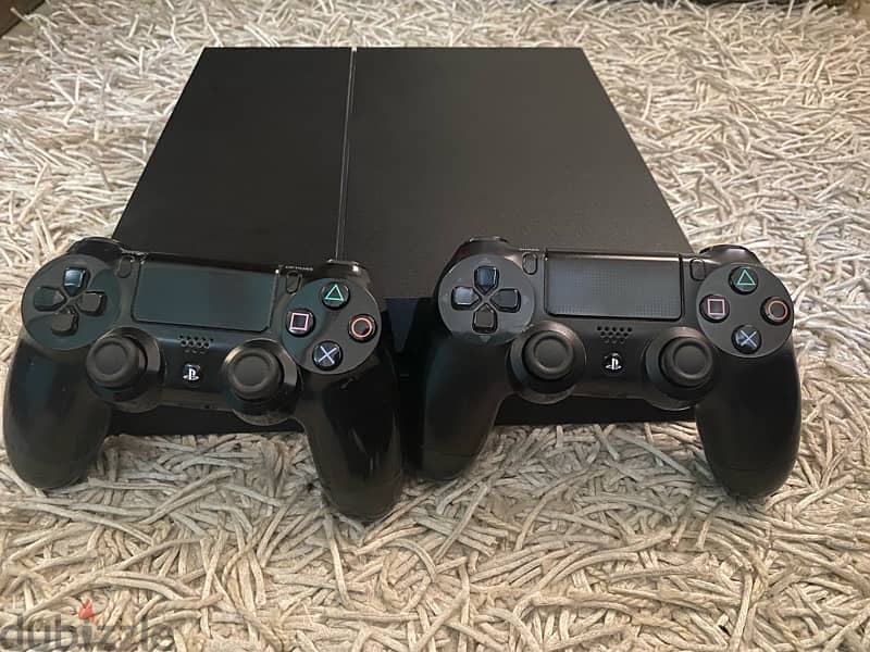 Ps4 Fat 1TB وارد الكويت وعليه العاب 0