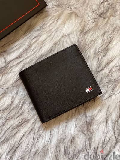 Tommy Hilfiger wallet with box and bag  توصيل فوري خلال 24 ساعه