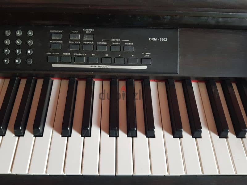 DRM-8802 digital piano 1