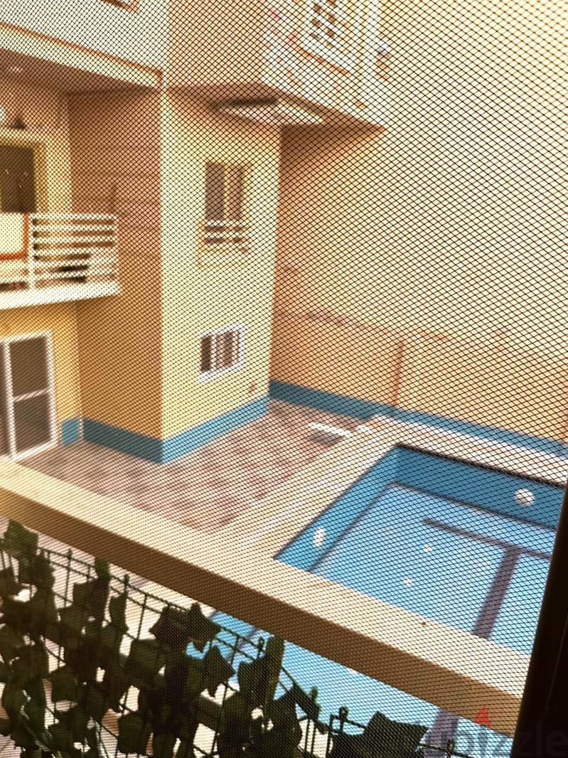 Compound with pool. Ready to move 3