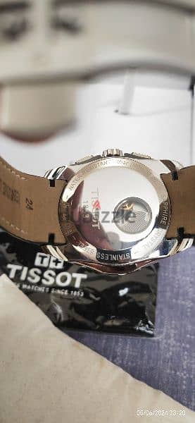 ساعة تيسوت اوتوماتيك سويسري اصلي استخداممرات قليله بالعلبه والكتالوجات 3