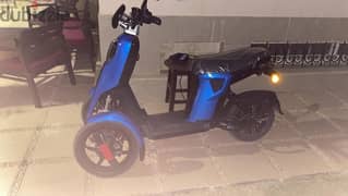 electric scooter doohan with 3 wheels