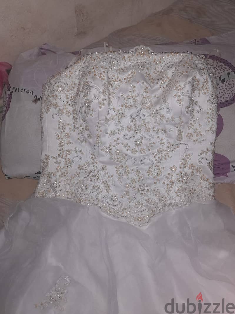 فستان زفاف دخله 1