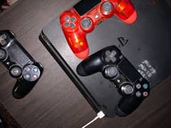 ps4 slim 500 GB + 3 controllers