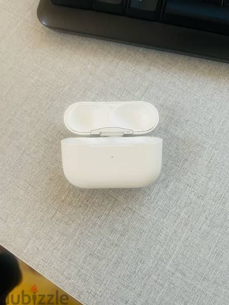 Apple Airpods pro 2 generation (Case Only) 3