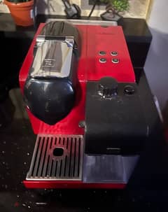 Nespresso machine - ماكنة قهوه اسبريسو