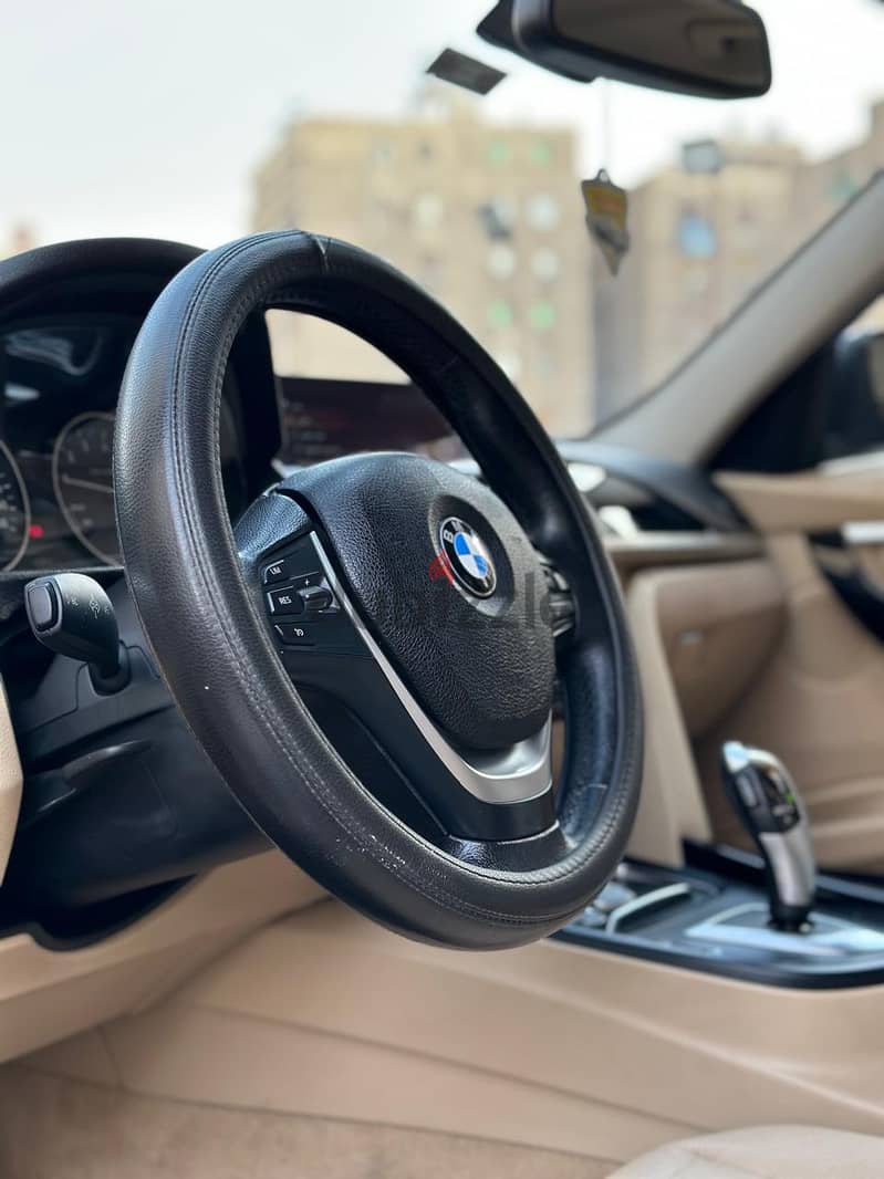 BMW 318i 2017 Luxury - بي ام 318 لاكشري 12