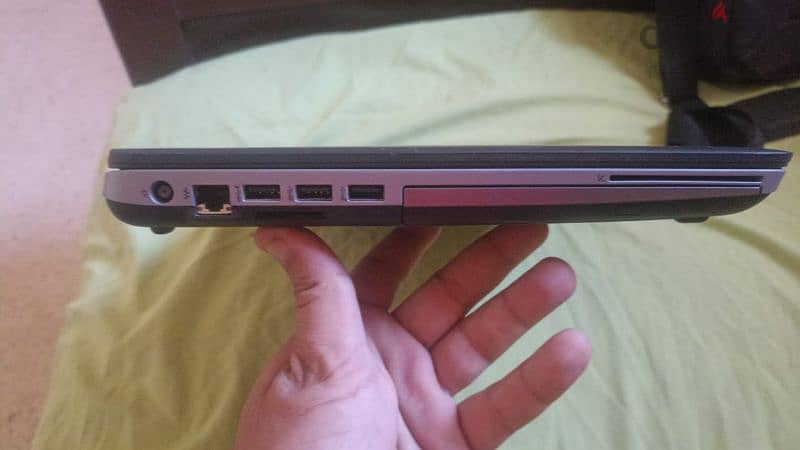 hp كور i5 جيل رابع بكارت شاشه amd 1 جيجا 3