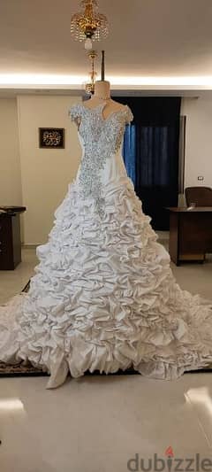 فستان زفاف بديل طويل