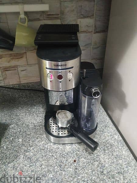 ماكينة قهوة اسبريسو تورنيدو استخدام خفيف جدااا 8 شهور فقط بكرتونتها 2