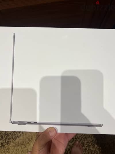 MacBook Air M3 13 inch RAM 16 GB and HD 512 GB