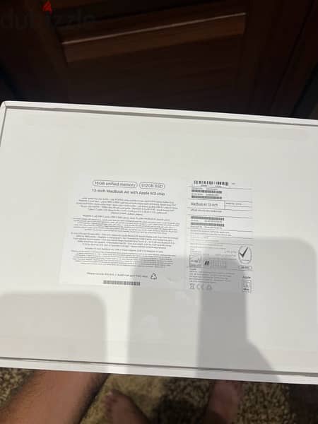 MacBook Air M3 13 inch RAM 16 GB and HD 512 GB 1