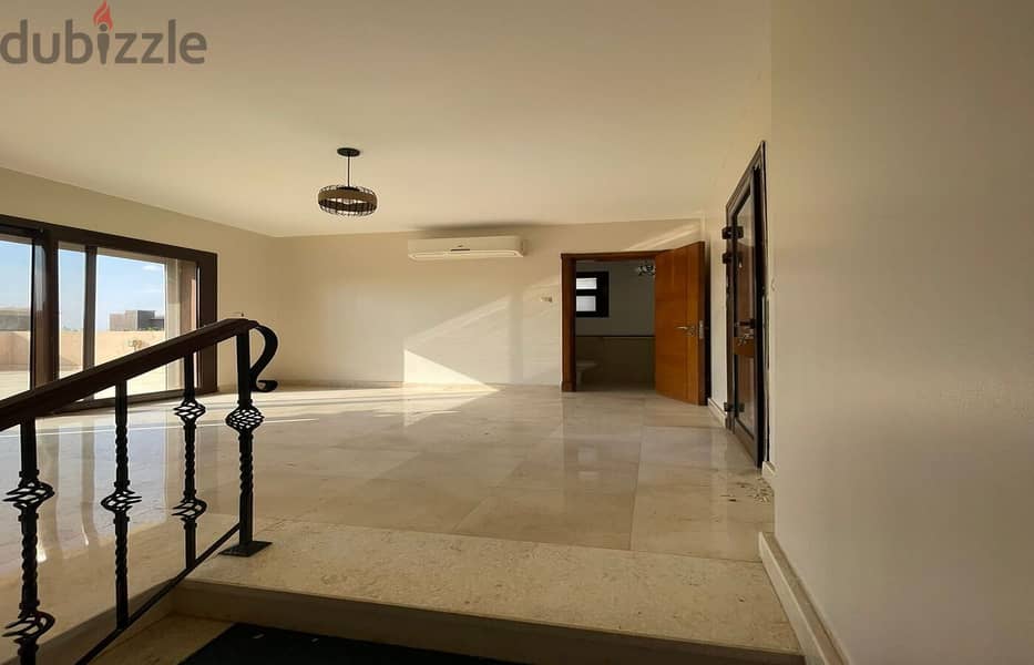 for rent Twin house 320 m in mivida 16