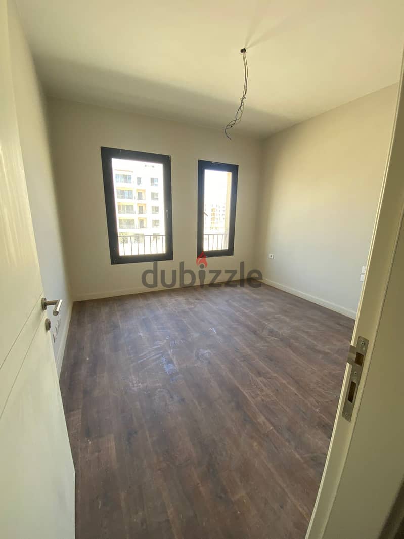 Apartment for rent at Owest شقة للإيجار في كمبوند أويست موقع مميز 9