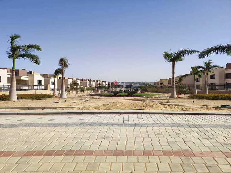 Twin House for rent in Alma compound close to arkan Area: 240 m 6
