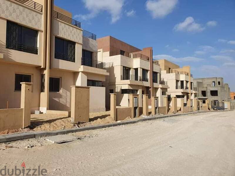 Twin House for rent in Alma compound close to arkan Area: 240 m 10
