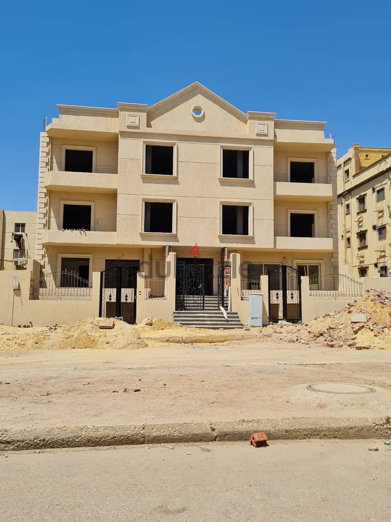 شقة للبيع إستلام فورى في الشيخ زايد مساحة 240 متر تاني بلكونة واجهه بحري 0