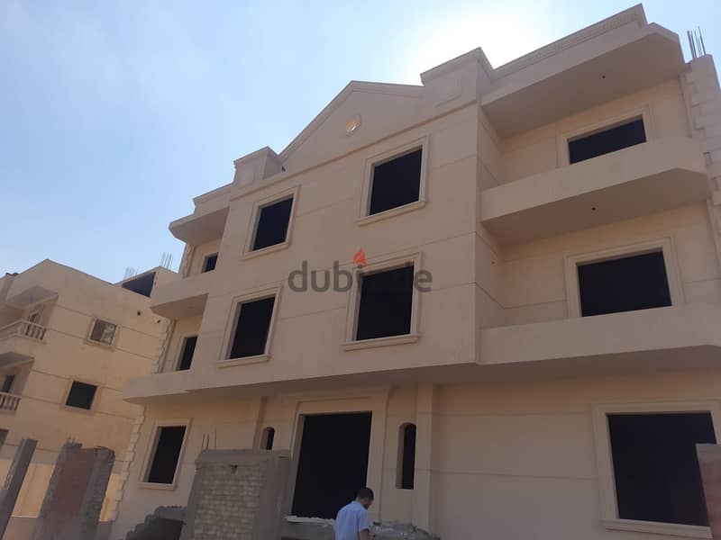شقة للبيع إستلام فورى في الشيخ زايد مساحة 240 متر تاني بلكونة واجهه بحري 2