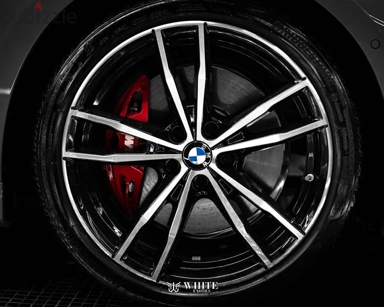 BMW 330i 2024 M sport 5