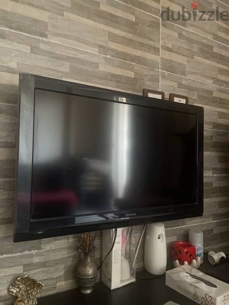 Hisense Television 32” inch 0