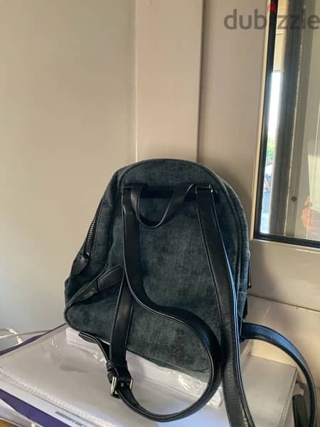 Trendy Guess Backpack 0