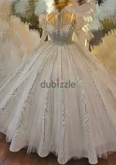 فستان زفاف بحالة المصنع للبيع