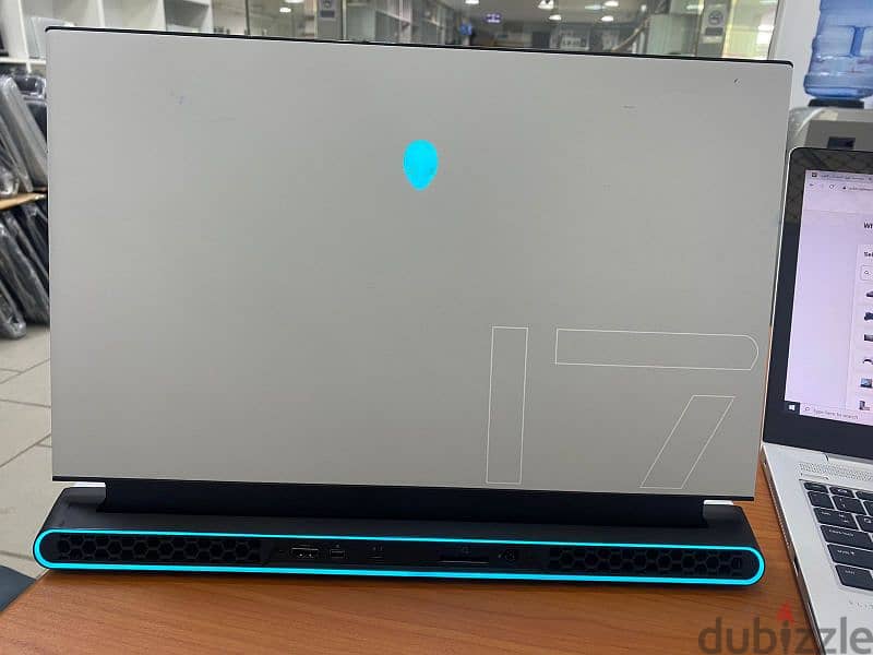 AlienWare M17 R4 RTX  3080 16Gb, 32 GB Ram, i7-10870H, 1TB(×2 512) SSD 0