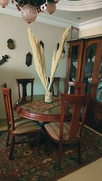dining table with 6 chairs and the نيش 1