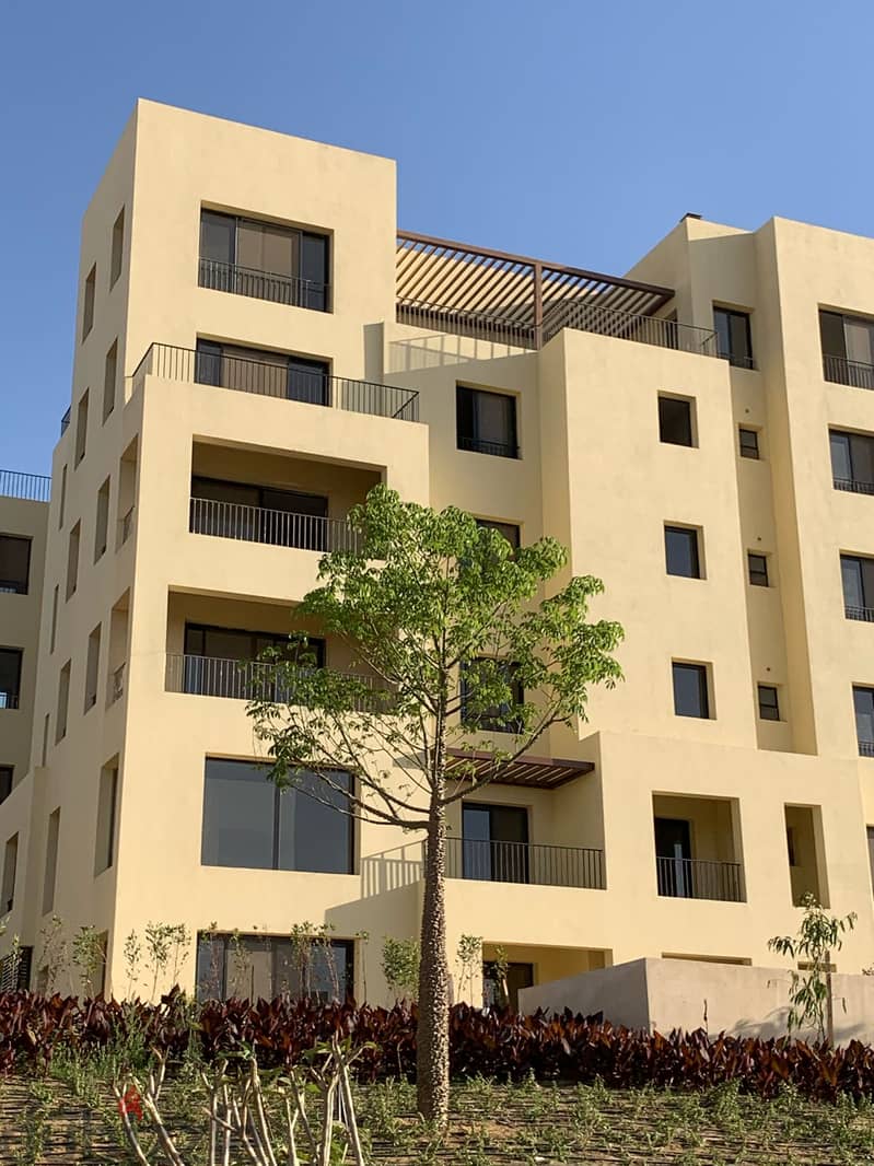 شقة بجاردن للبيع بكمبوند أويست Apartment with garden for sale at Owest 17