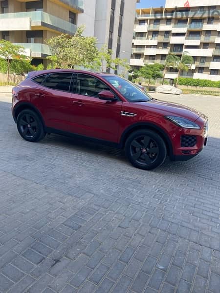 Jaguar E-Pace 2019 8