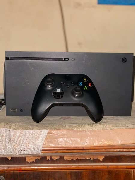 xbox series x بالكرتونه والدراع الاوريجينال 0